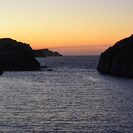 Chateau La Roca Sancibrian Bagian luar foto