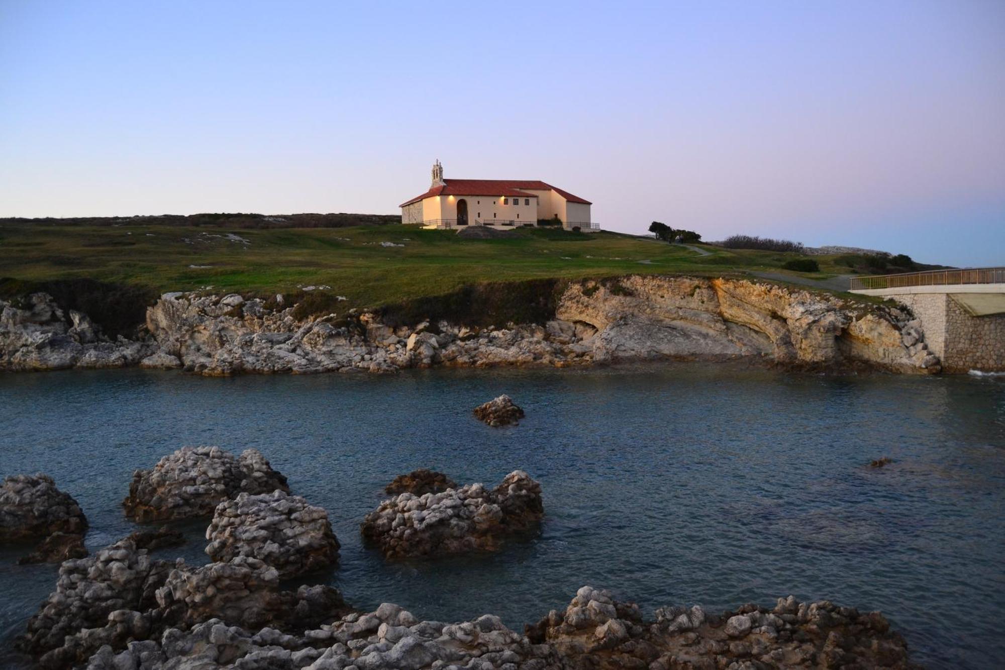 Chateau La Roca Sancibrian Bagian luar foto